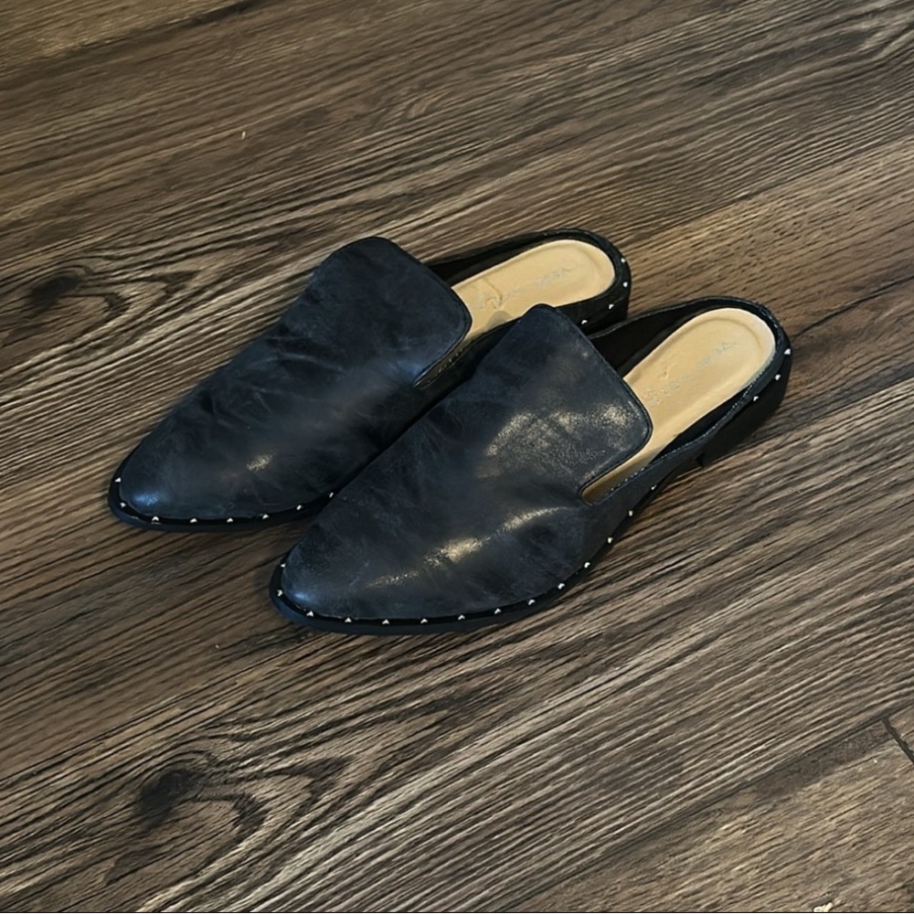 BOGO FREE Very Volatile Flat Slip on  sz 8